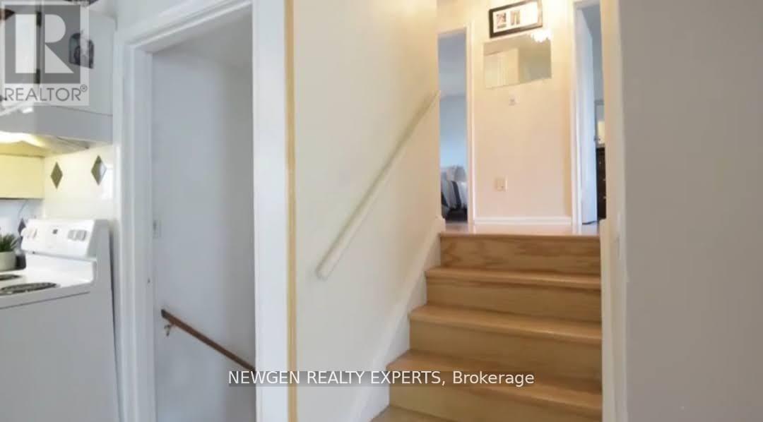 11 Lawrence Crescent, Brampton, Ontario  L6W 2P2 - Photo 11 - W13151142