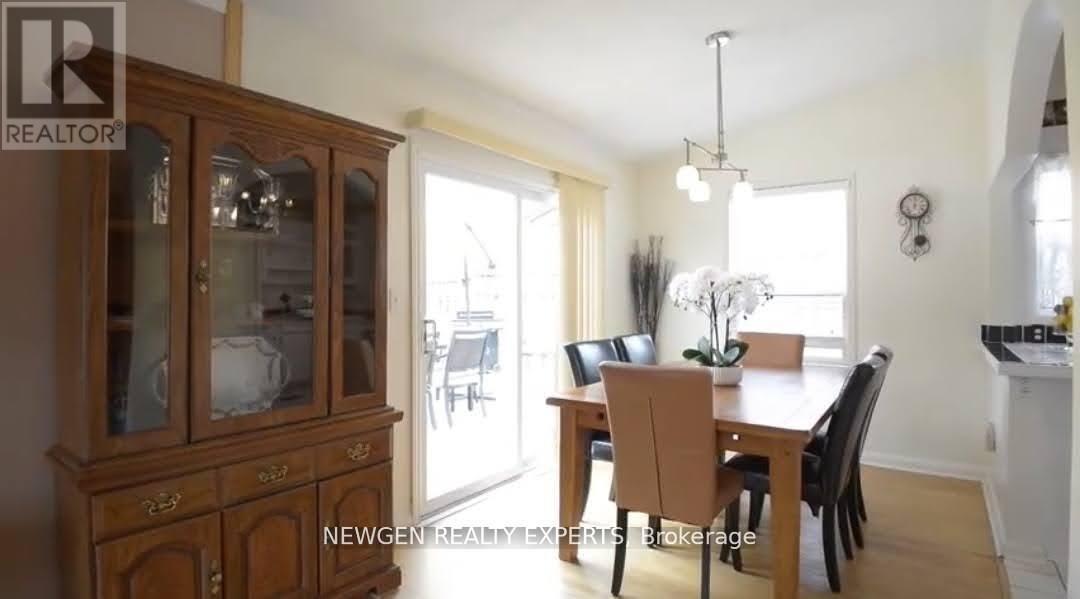 11 Lawrence Crescent, Brampton, Ontario  L6W 2P2 - Photo 5 - W13151142
