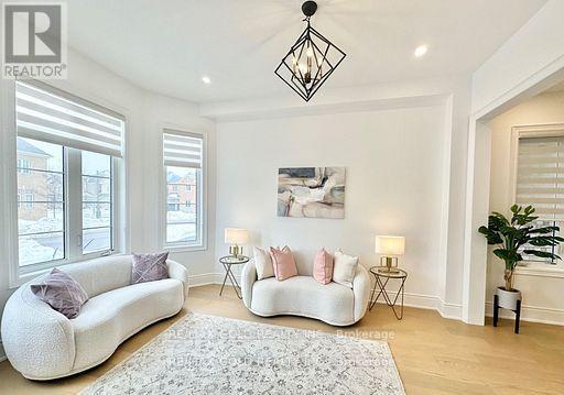 469 Threshing Mill Boulevard, Oakville, Ontario  L6H 0T3 - Photo 3 - W13151166