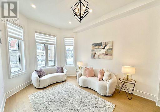 469 Threshing Mill Boulevard, Oakville, Ontario  L6H 0T3 - Photo 4 - W13151166