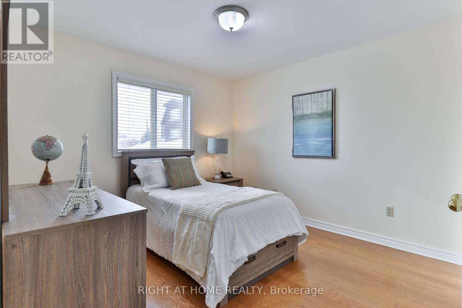 459 Maple Leaf Drive, Toronto, Ontario  M6L 1R1 - Photo 13 - W13151188