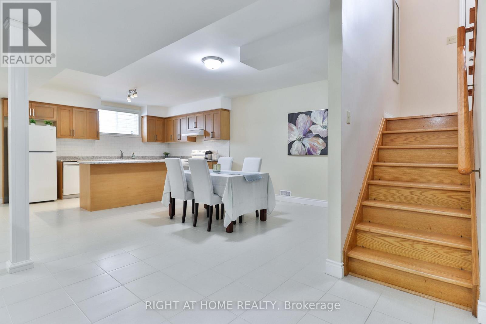 459 Maple Leaf Drive, Toronto, Ontario  M6L 1R1 - Photo 14 - W13151188