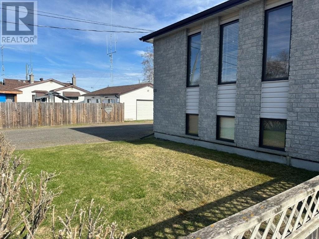 851 & 853 Newport Ave, Thunder Bay, Ontario  P7A 6K1 - Photo 2 - TB2601096