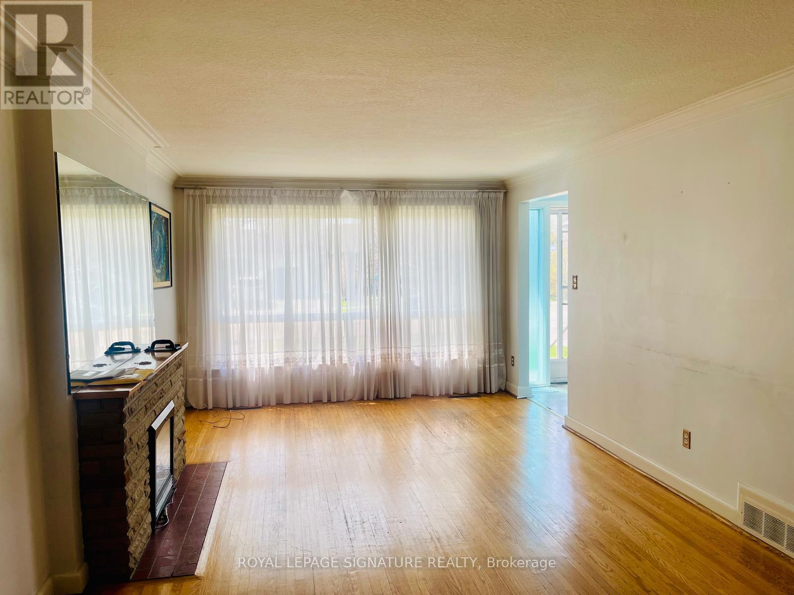 7 Placid Road, Toronto, Ontario  M8Z 4A3 - Photo 11 - W13151300