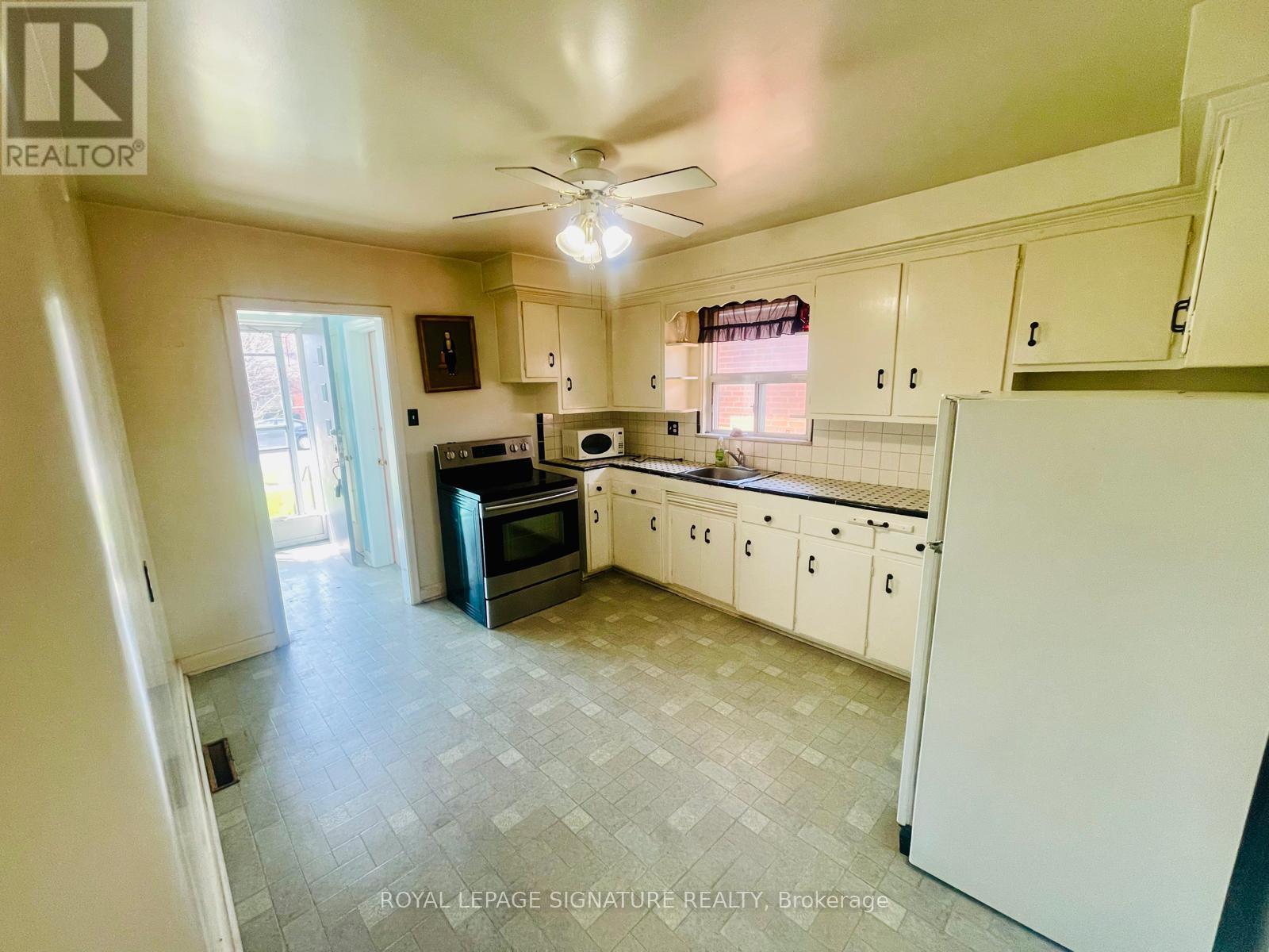 7 Placid Road, Toronto, Ontario  M8Z 4A3 - Photo 4 - W13151300