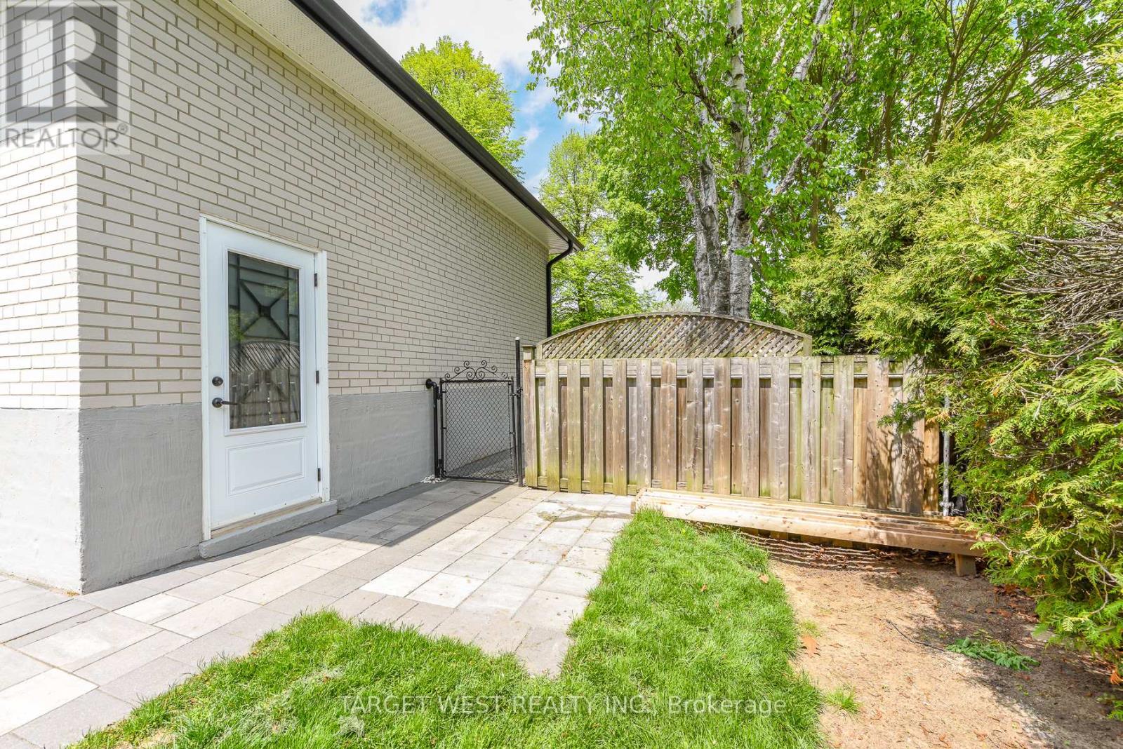 1443 Saginaw Crescent, Mississauga, Ontario  L5H 1X4 - Photo 19 - W13151344