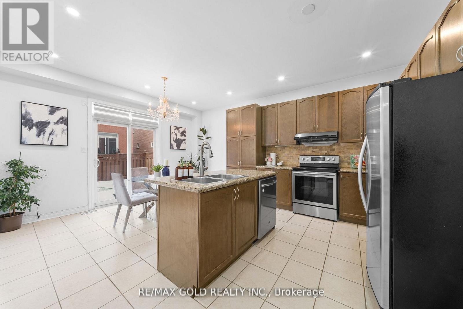 36 Ocean Ridge Drive E, Brampton, Ontario  L6R 3K5 - Photo 10 - W13151400