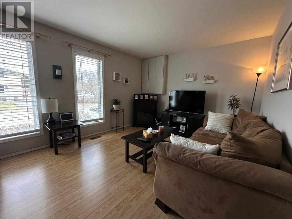 851 & 853 Newport Ave, Thunder Bay, Ontario  P7A 6K1 - Photo 5 - TB2601096