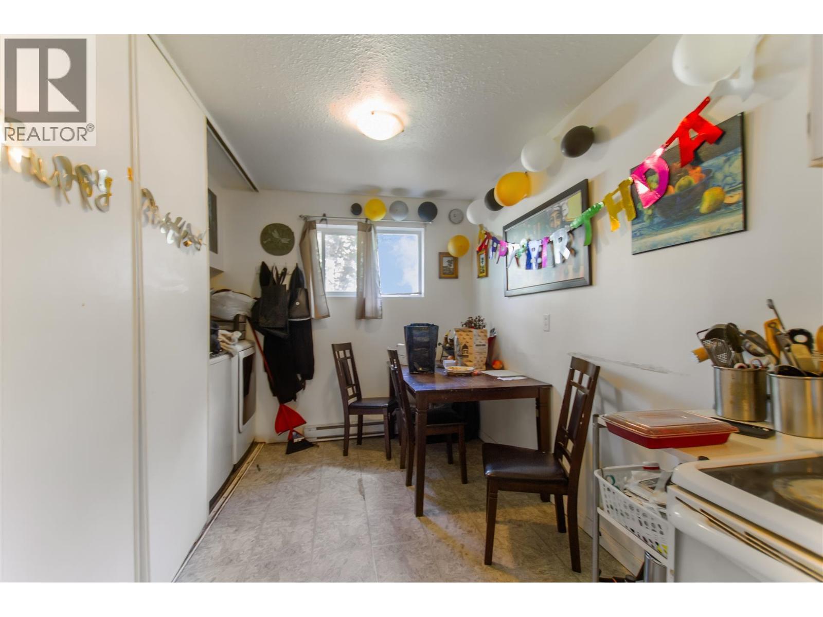 2676 Tretheway Drive, Burnaby, British Columbia  V5B 4R8 - Photo 7 - R3124263