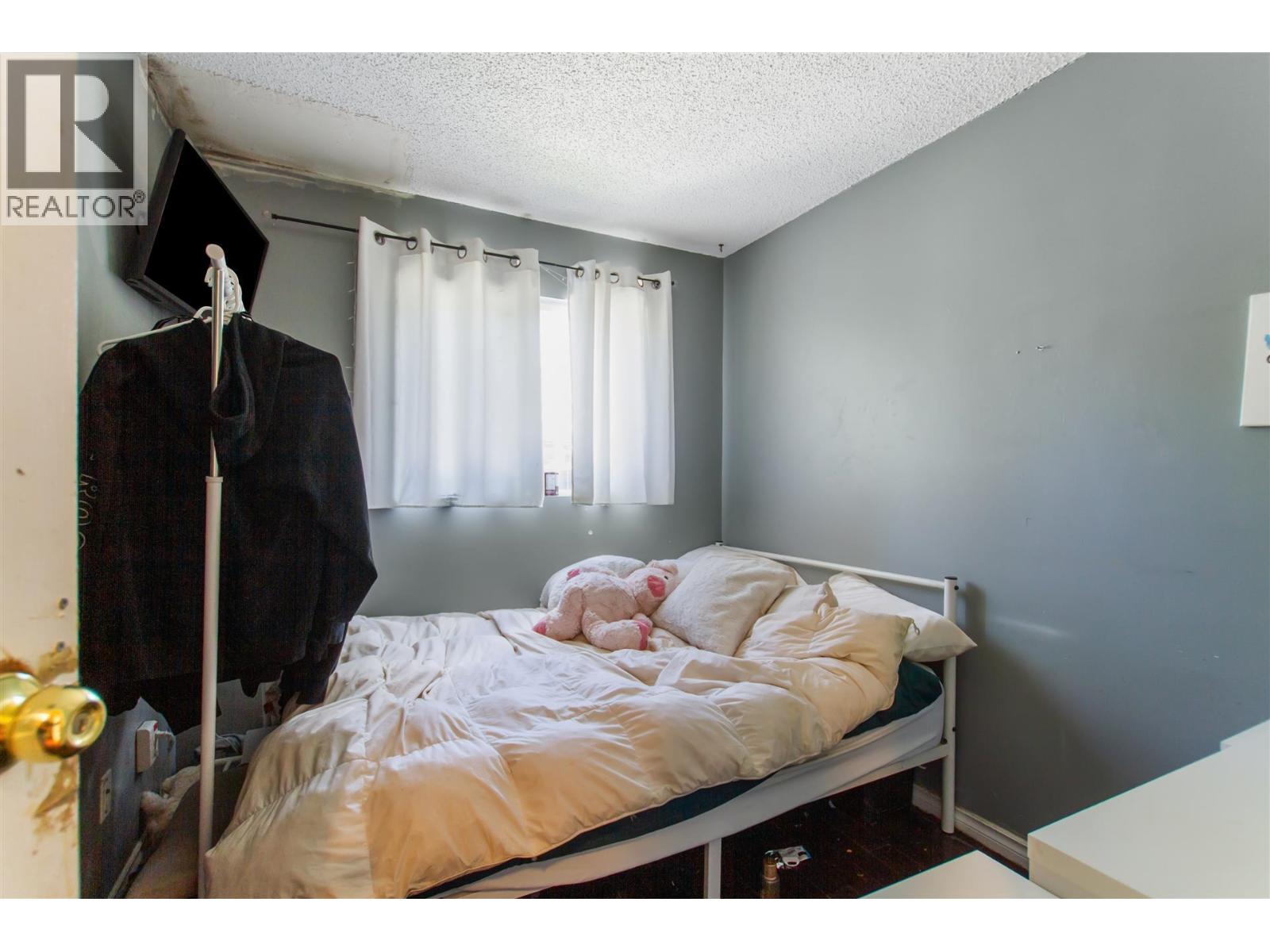 2676 Tretheway Drive, Burnaby, British Columbia  V5B 4R8 - Photo 11 - R3124263