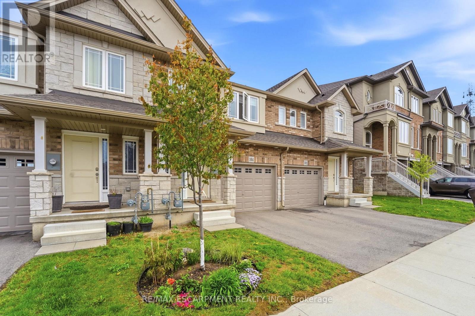 104 Laguna Village Crescent, Hamilton, Ontario  L0R 1P0 - Photo 2 - X13151274