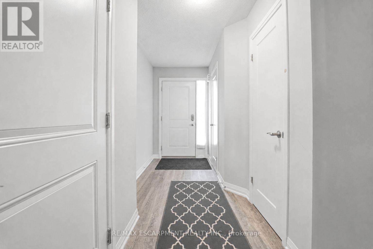 104 Laguna Village Crescent, Hamilton, Ontario  L0R 1P0 - Photo 4 - X13151274