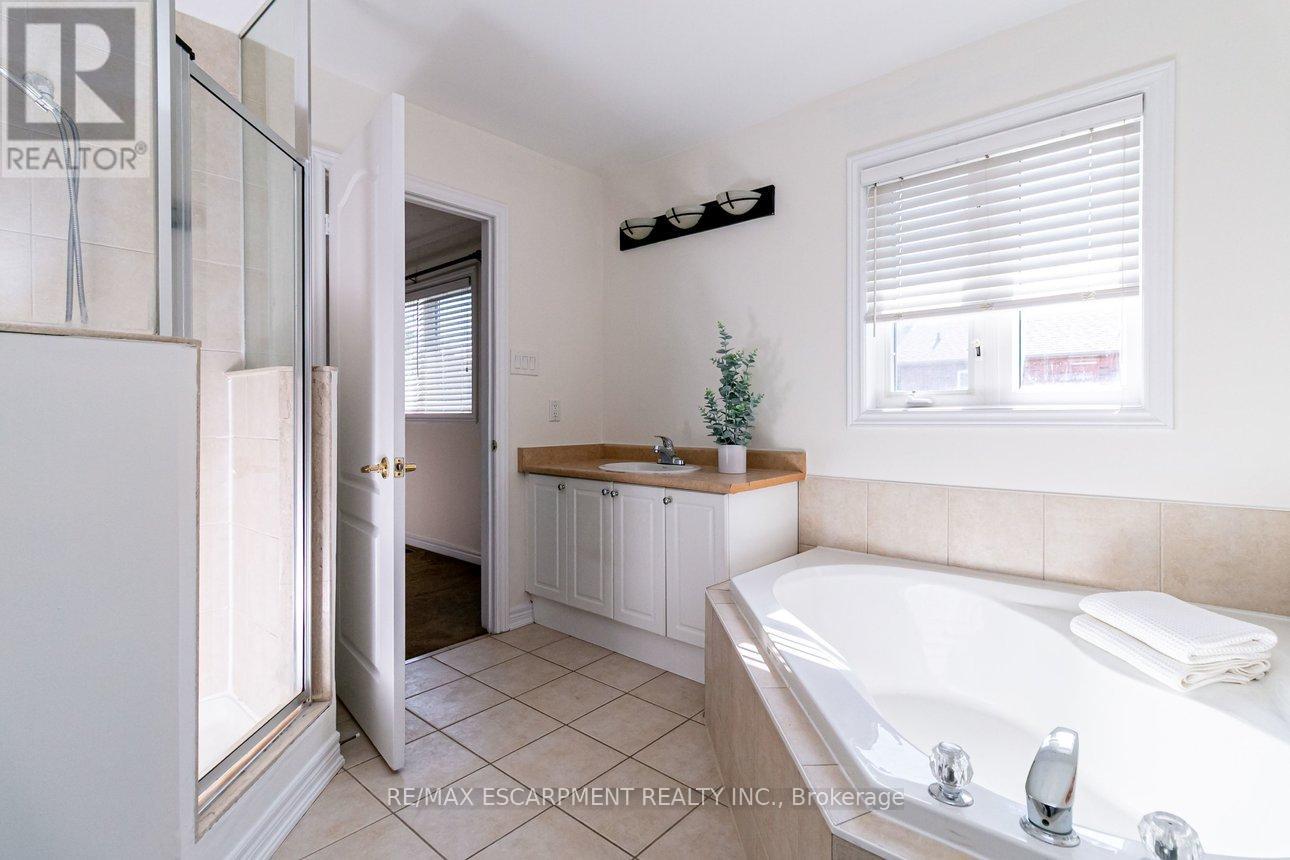 97 Peachwood Crescent, Hamilton, Ontario  L8E 5Z7 - Photo 29 - X13151362
