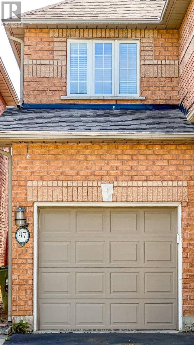 97 Peachwood Crescent, Hamilton, Ontario  L8E 5Z7 - Photo 3 - X13151362