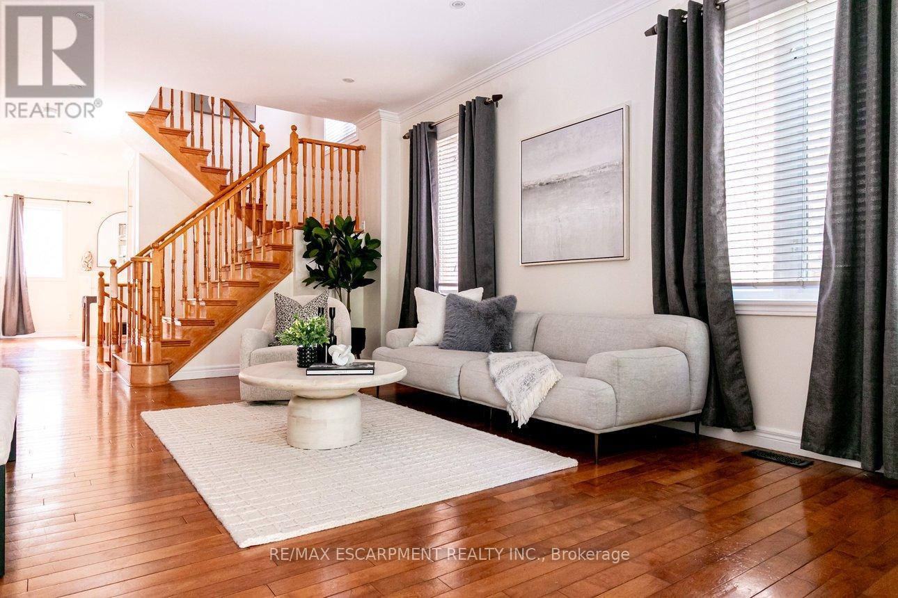 97 Peachwood Crescent, Hamilton, Ontario  L8E 5Z7 - Photo 8 - X13151362