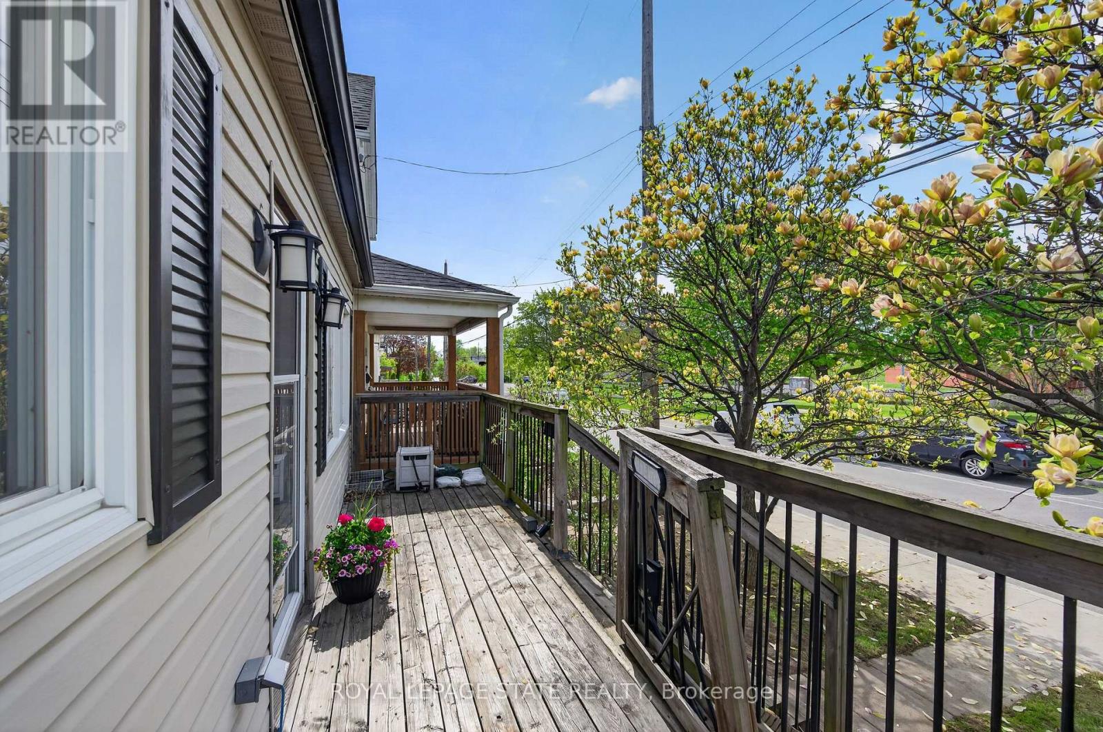 147 Strachan Street E, Hamilton, Ontario  L8L 3M7 - Photo 4 - X13151368