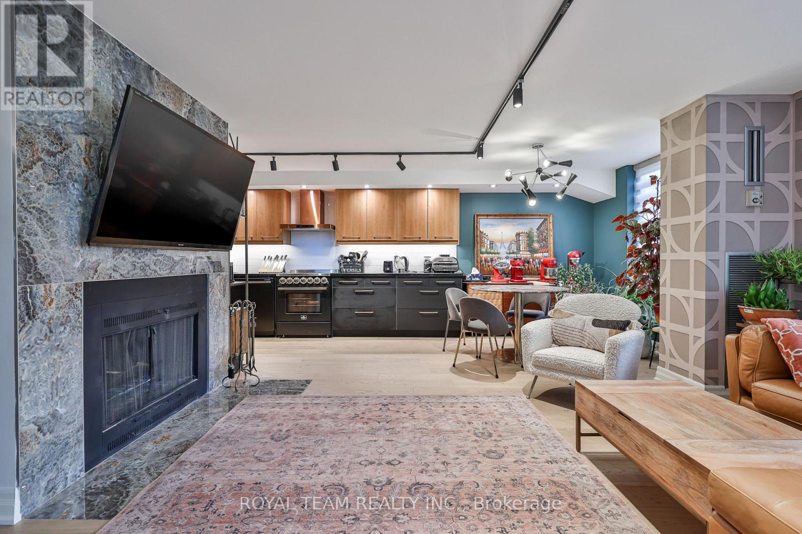 C-Ph 10 - 211 Saint Patrick Street, Toronto, Ontario  M5T 2Y9 - Photo 16 - C13146258