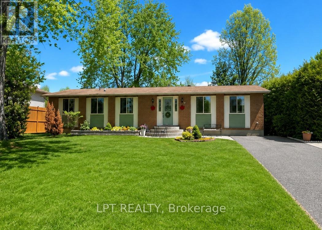 9 DALLAIRE CRESCENT, Ottawa, Ontario