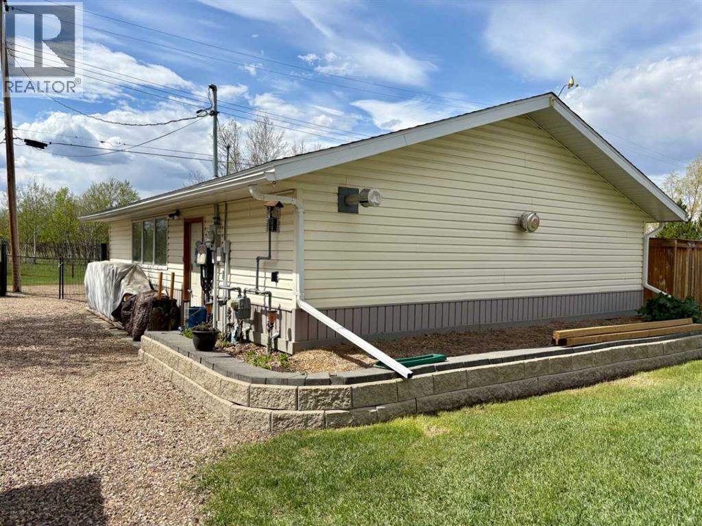 4632 51 Street, Mannville, Alberta  T0B 2W0 - Photo 34 - A2312245