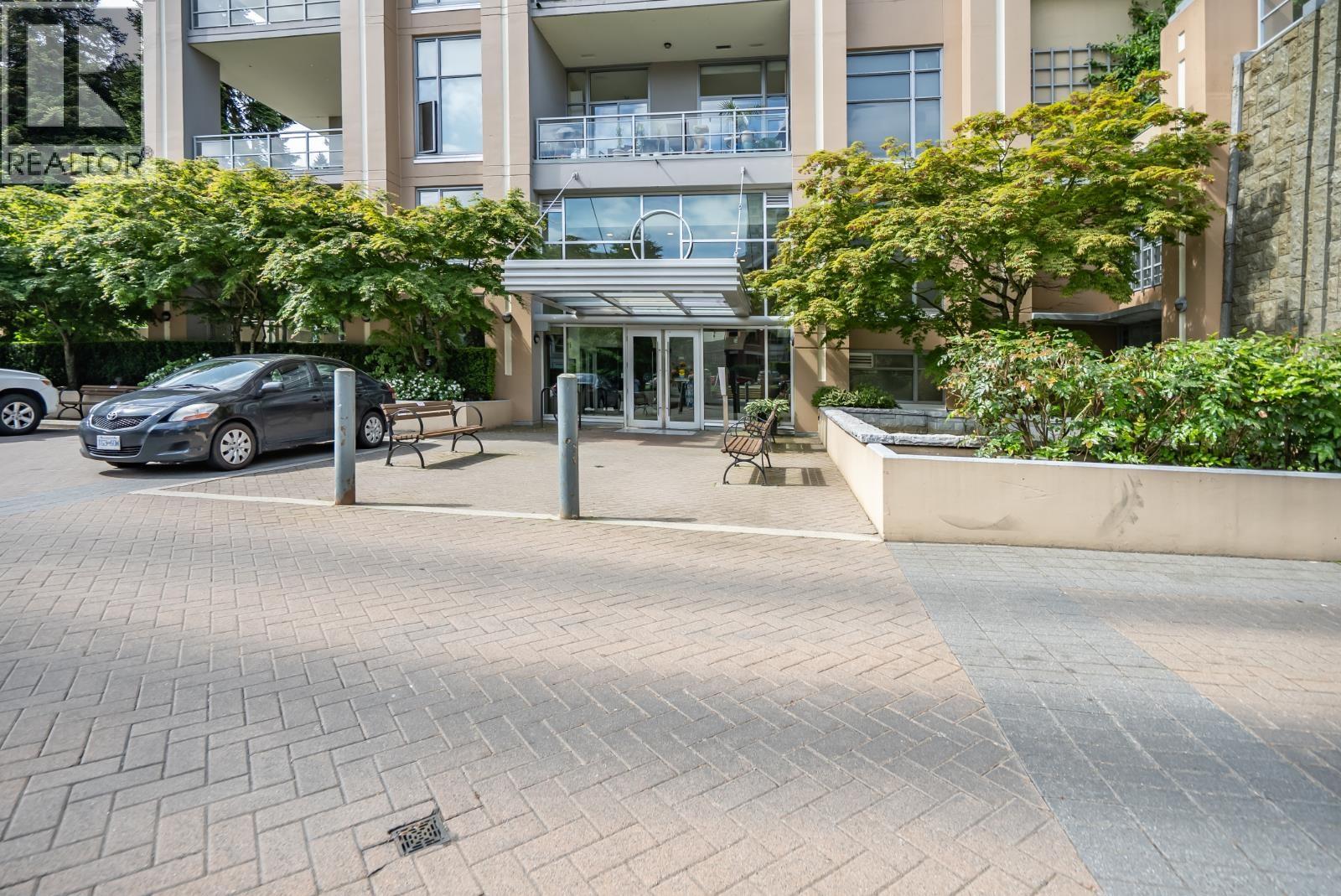 301 280 Ross Drive, New Westminster, British Columbia  V3L 0C2 - Photo 2 - R3125710