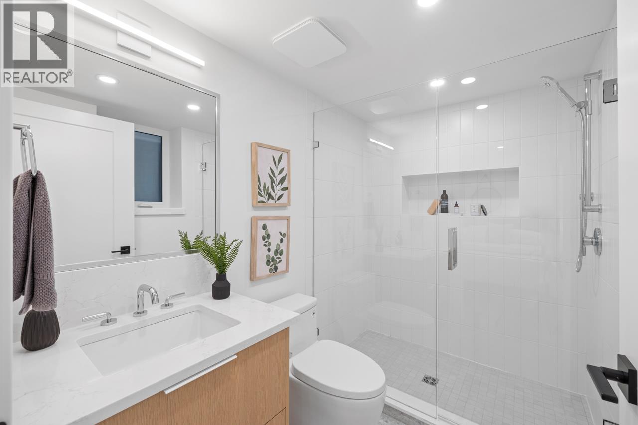 101 2135 E Pender Street, Vancouver, British Columbia  V5L 1X3 - Photo 12 - R3125763