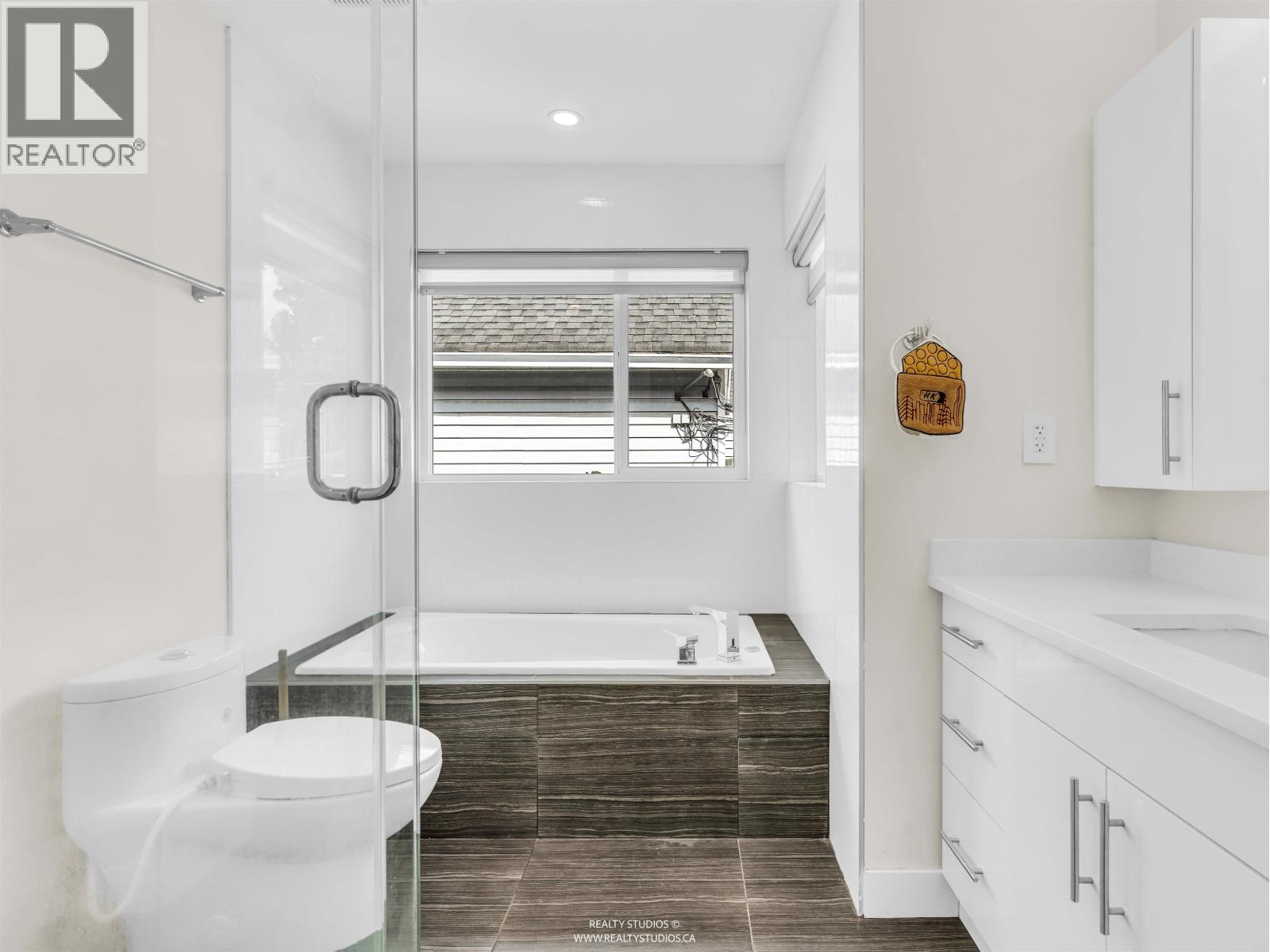 409 W Keith Road, North Vancouver, British Columbia  V7M 1M2 - Photo 13 - R3125774