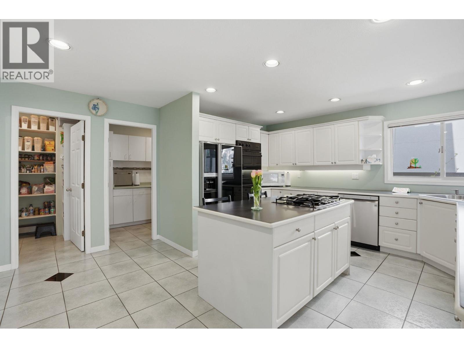 2341 Caledonia Avenue, North Vancouver, British Columbia  V7G 1T8 - Photo 8 - R3125727
