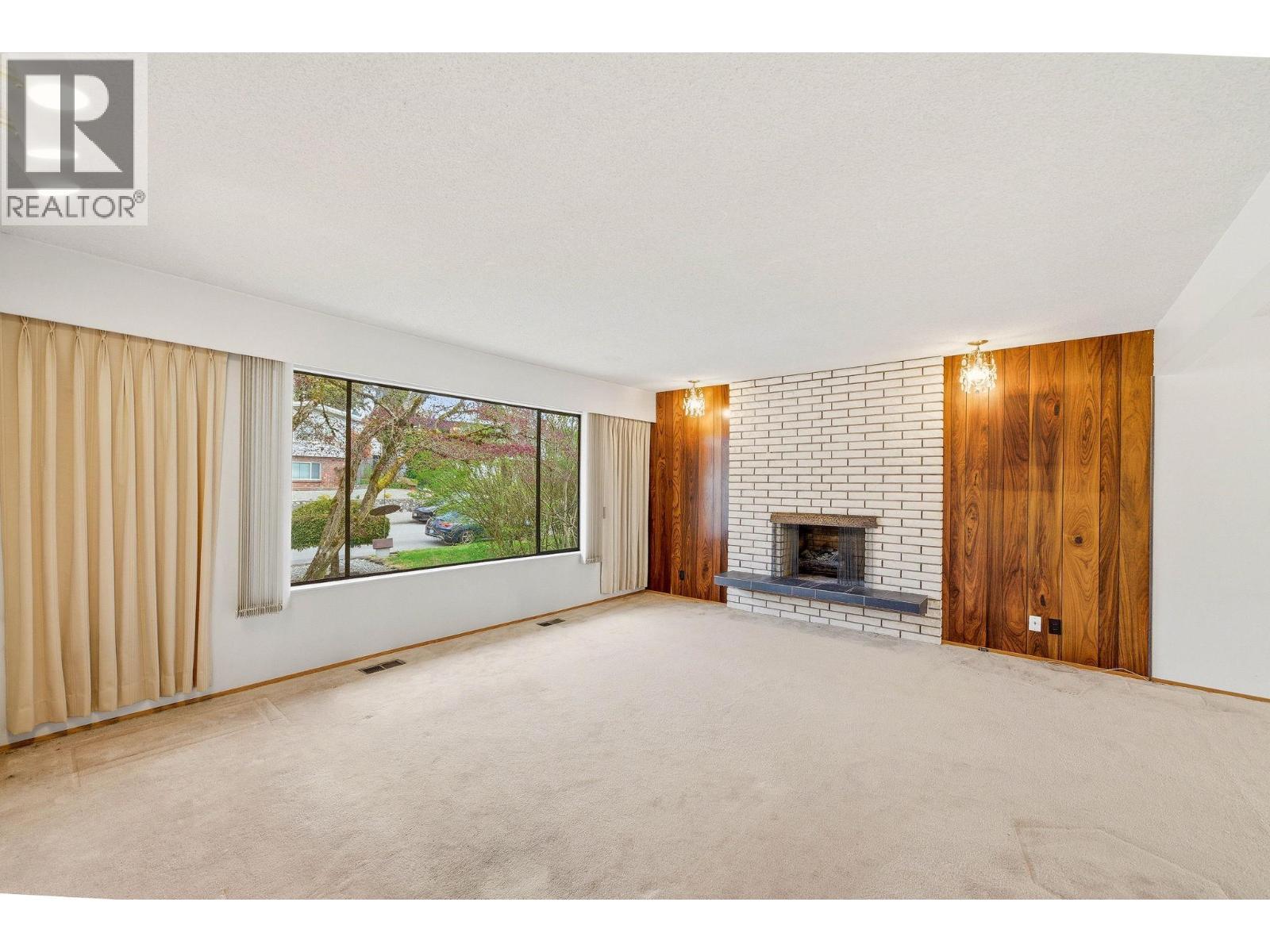 5180 Springdale Court, Burnaby, British Columbia  V5B 4P4 - Photo 6 - R3125783