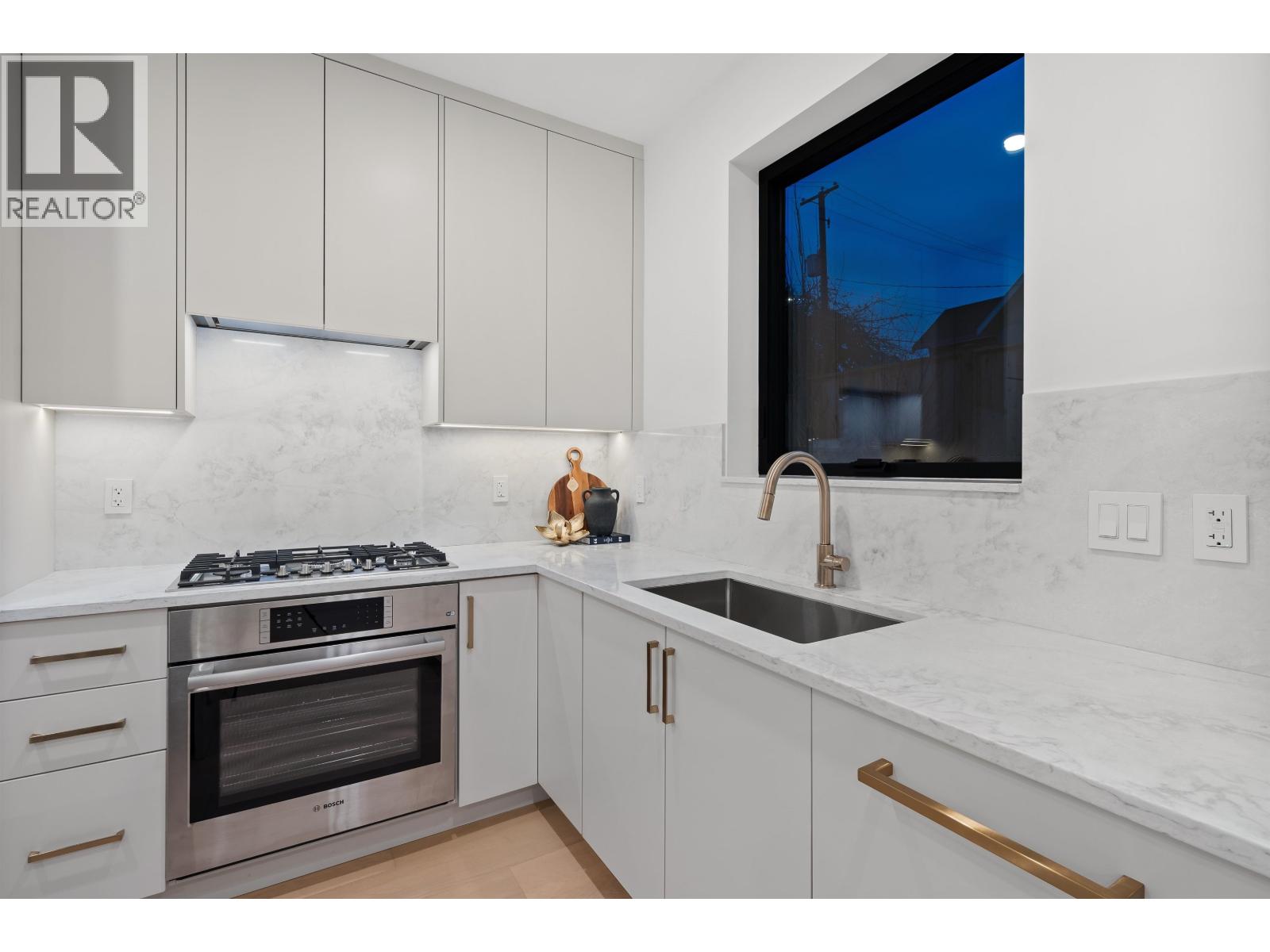 3670 Fleming Street, Vancouver, British Columbia  V5N 3V8 - Photo 16 - R3120167