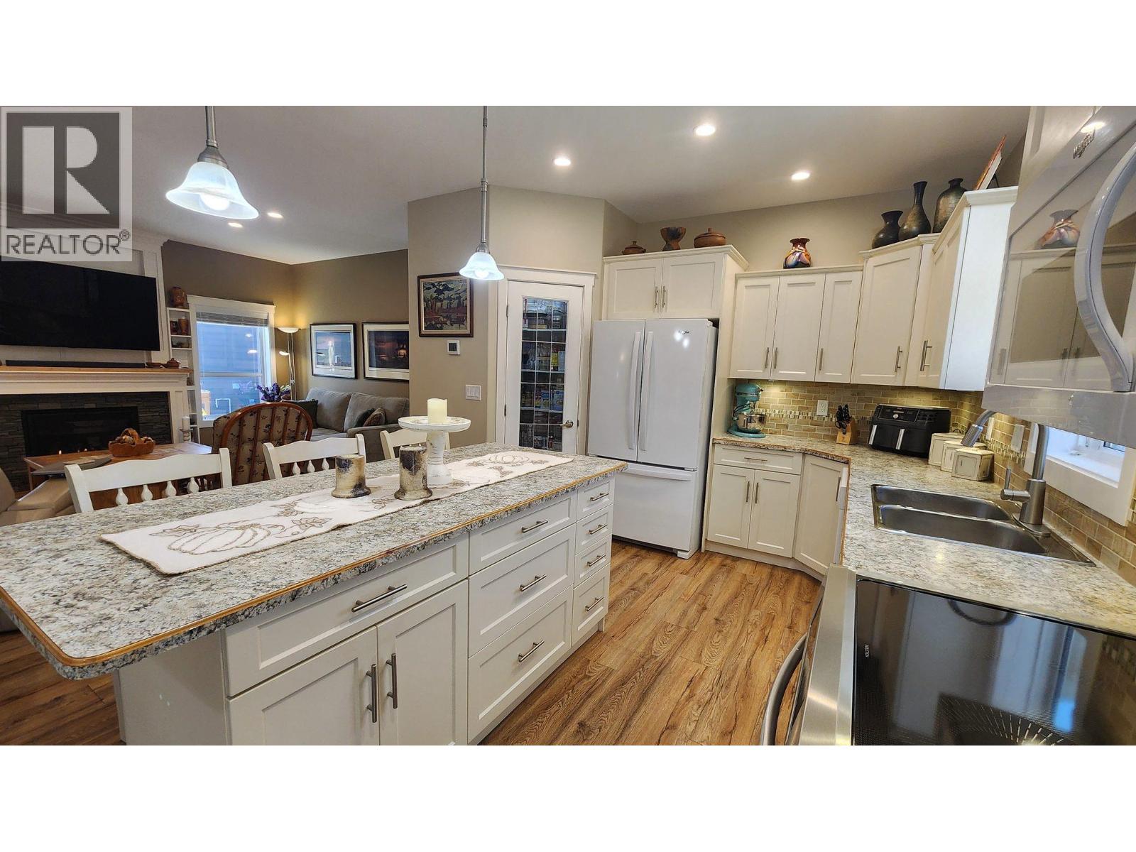 8300 Gallagher Lake Frontage Road Unit# 108, Oliver, British Columbia  V0H 1T2 - Photo 12 - 10387974