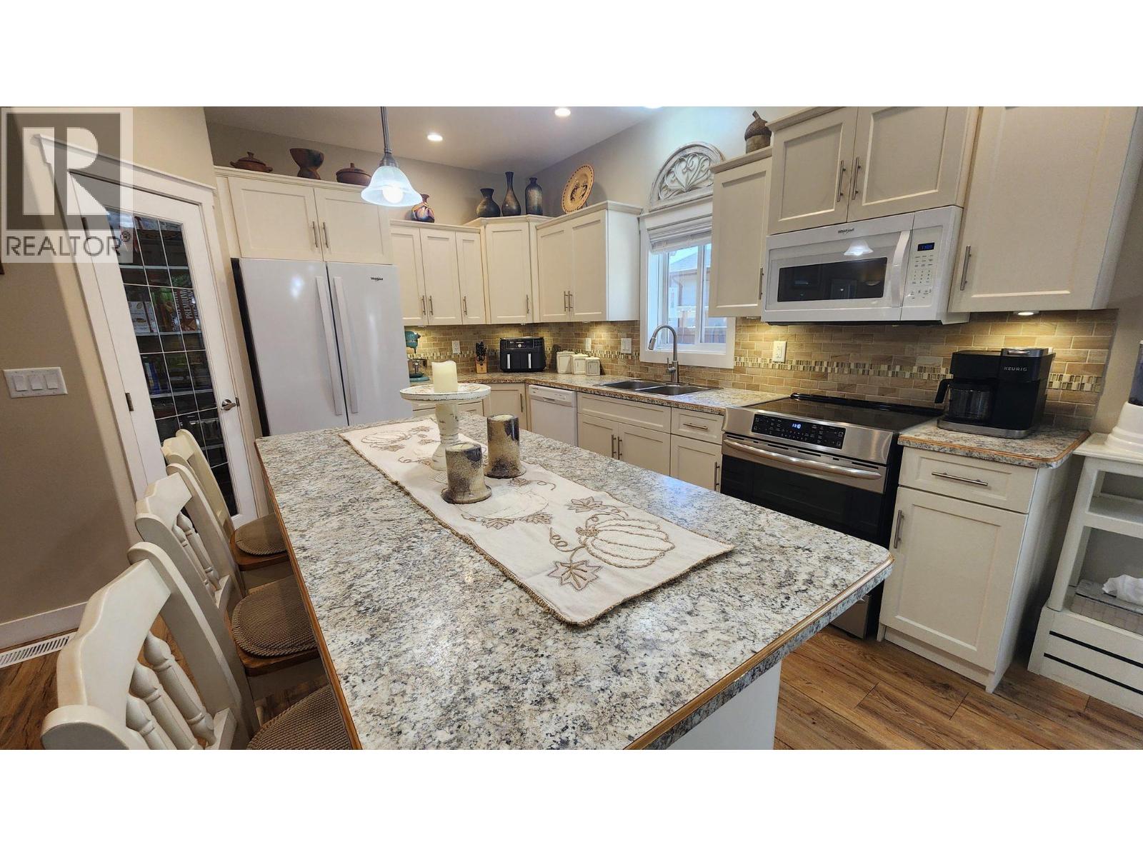 8300 Gallagher Lake Frontage Road Unit# 108, Oliver, British Columbia  V0H 1T2 - Photo 10 - 10387974