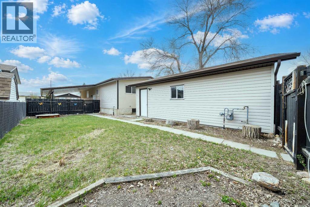 476 18 Street NE, Medicine Hat, Alberta  T1C 1G1 - Photo 27 - A2309266