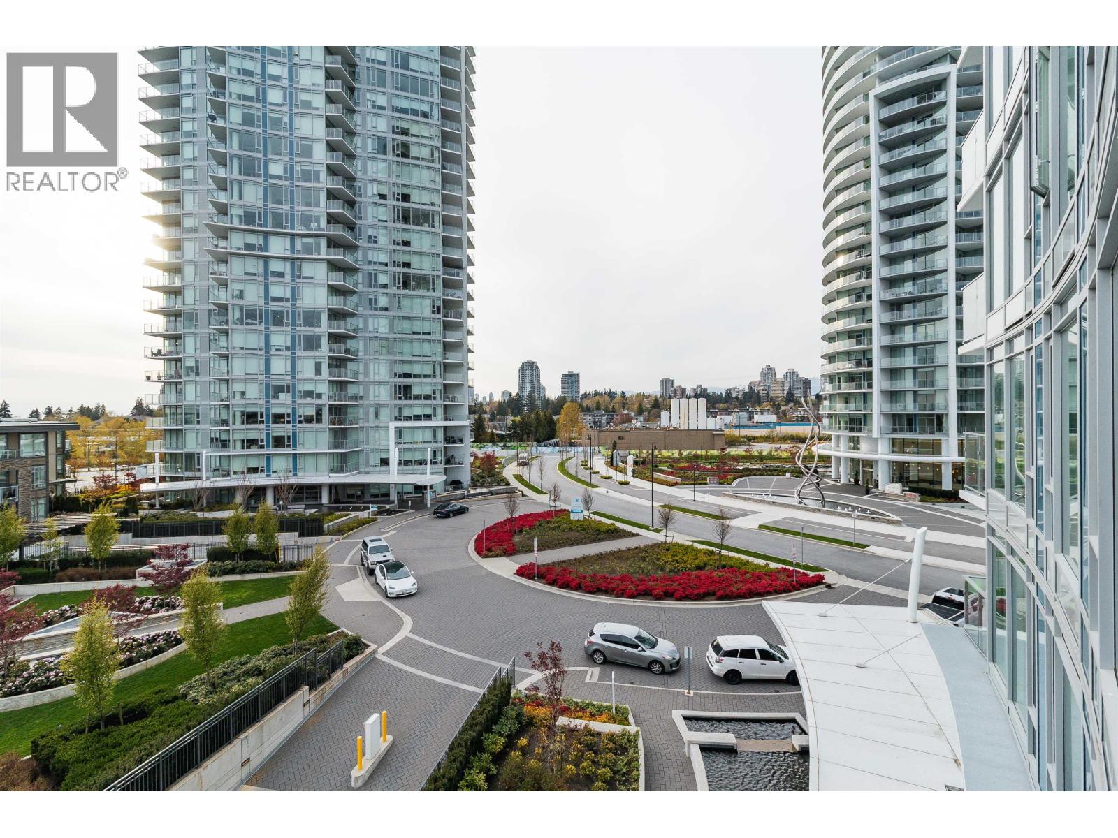 403 7769 Park Crescent, Burnaby, British Columbia  V3N 0J7 - Photo 3 - R3125005