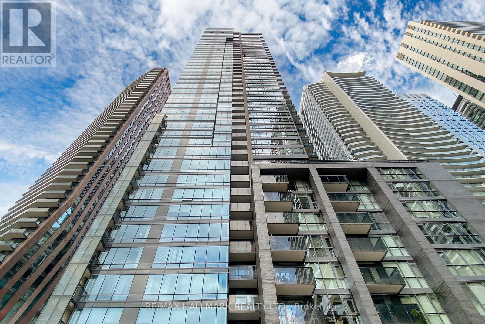 313 - 295 ADELAIDE STREET W