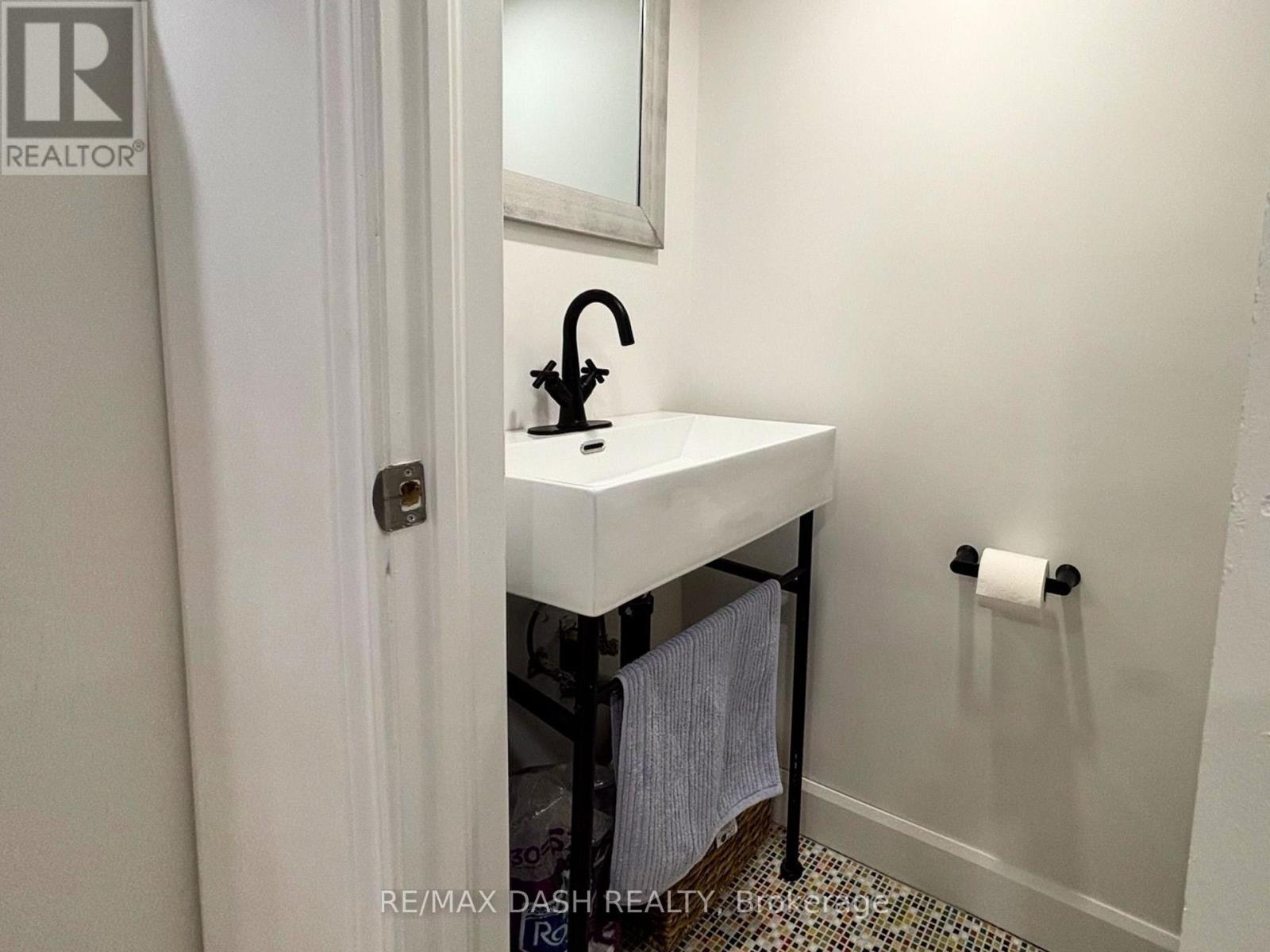 3312 Bathurst Street, Toronto, Ontario  M6A 2B6 - Photo 22 - C13151508