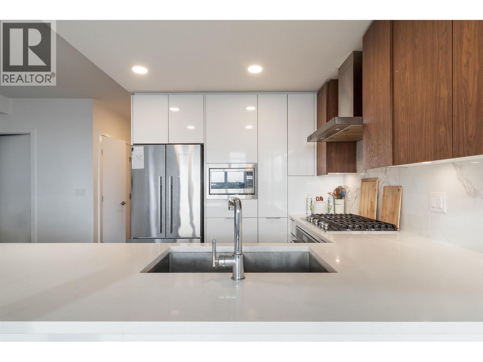 403 7769 Park Crescent, Burnaby, British Columbia  V3N 0J7 - Photo 11 - R3125005