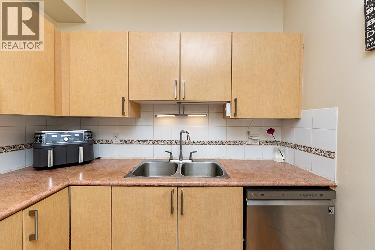 202 83 Star Crescent, New Westminster, British Columbia  V3M 6X8 - Photo 7 - R3125088