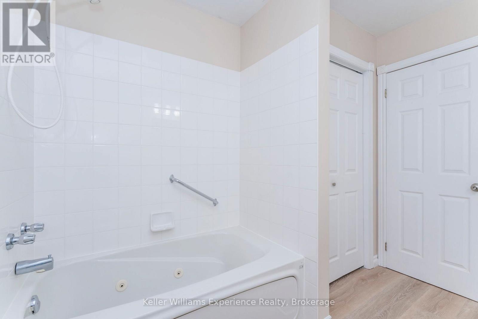 11 Copeland Street, Penetanguishene, Ontario  L9M 1K3 - Photo 19 - S12792672