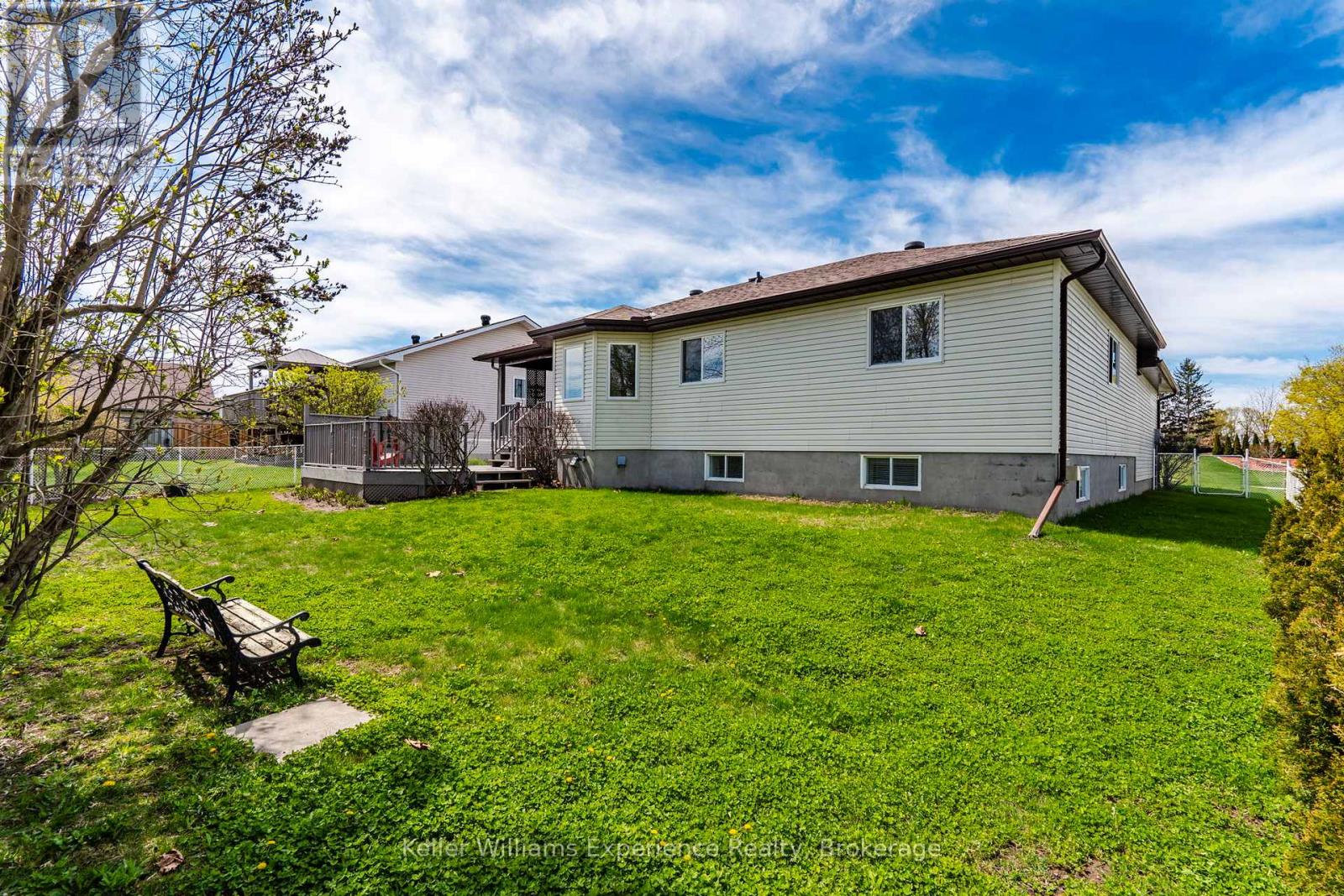 11 Copeland Street, Penetanguishene, Ontario  L9M 1K3 - Photo 37 - S12792672