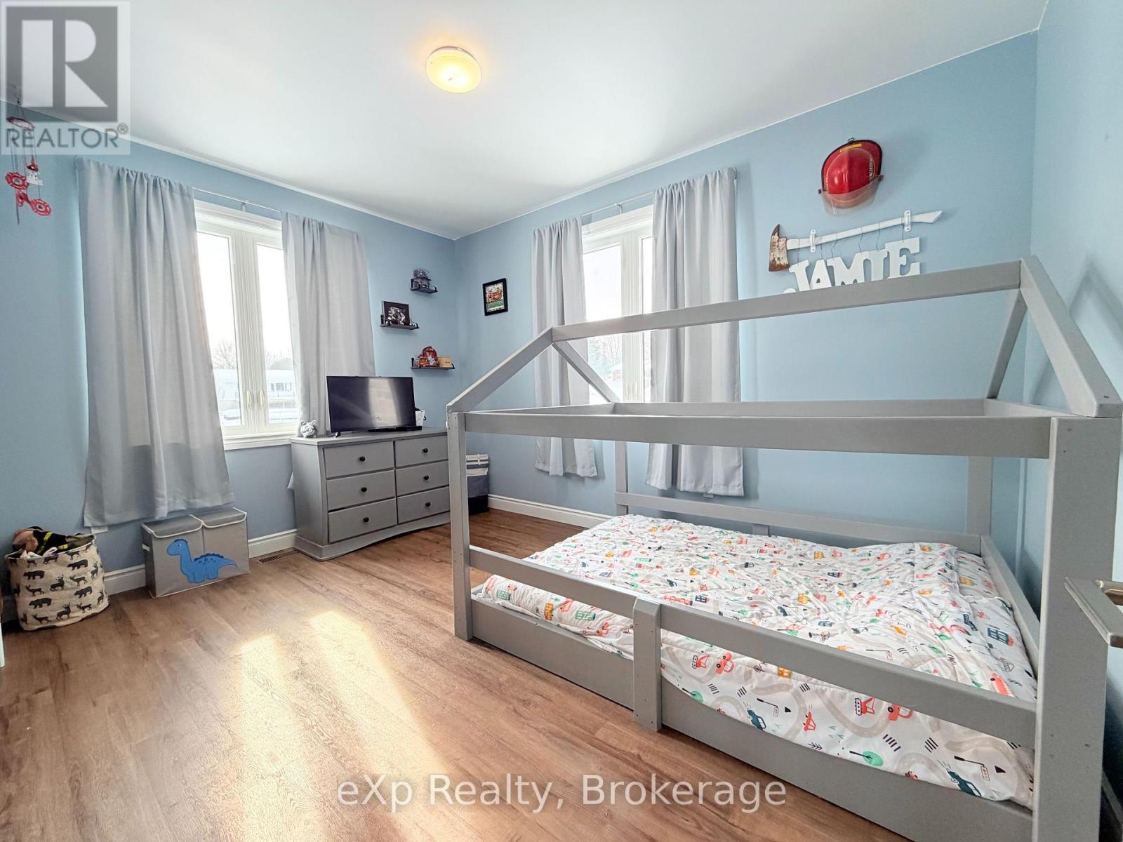 133 Helena Street, West Grey, Ontario N0B 1C0 - Photo 12 - X12803548
