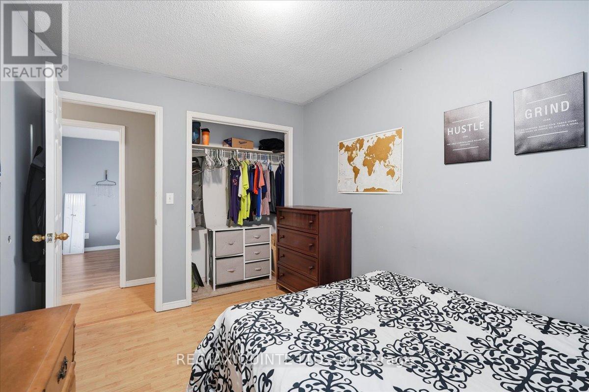 4 Harbourview Crescent, Prince Edward County, Ontario  K0K 3L0 - Photo 20 - X12883804