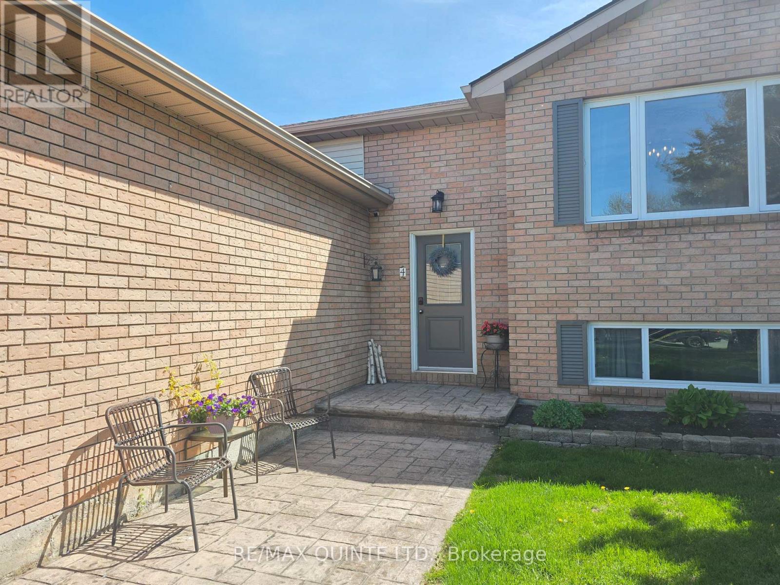 4 Harbourview Crescent, Prince Edward County, Ontario  K0K 3L0 - Photo 3 - X12883804