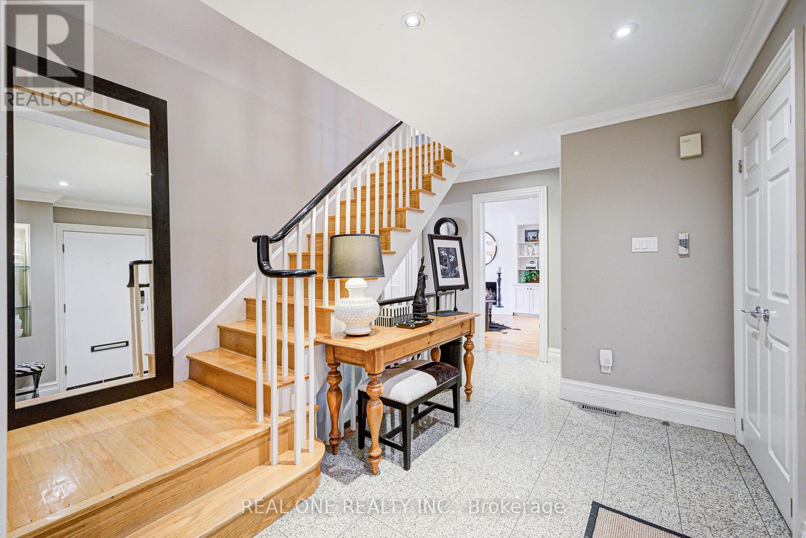 21 Alcaine Court, Markham, Ontario  L3T 2G8 - Photo 4 - N13151446