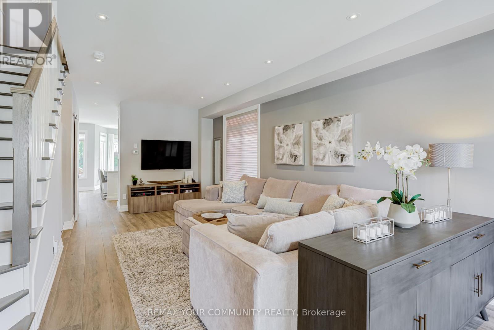 21 Amparo Drive, Vaughan, Ontario L4H 2L3 - Photo 2 - N13151478