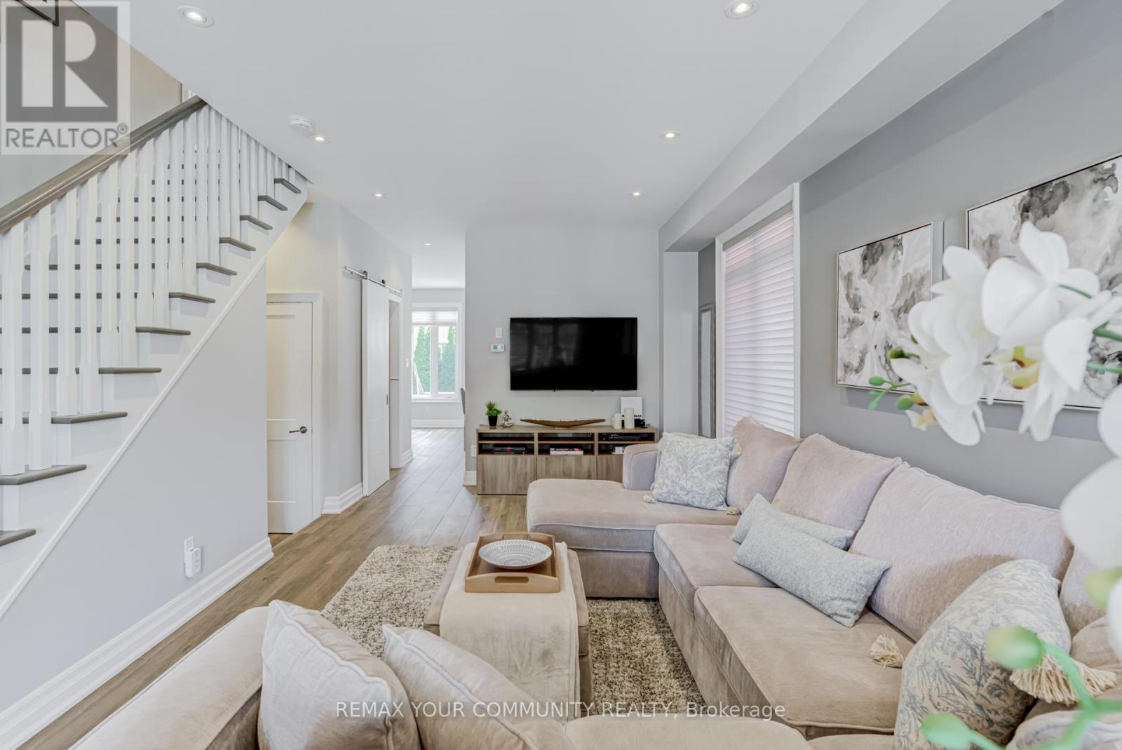 21 Amparo Drive, Vaughan, Ontario L4H 2L3 - Photo 3 - N13151478