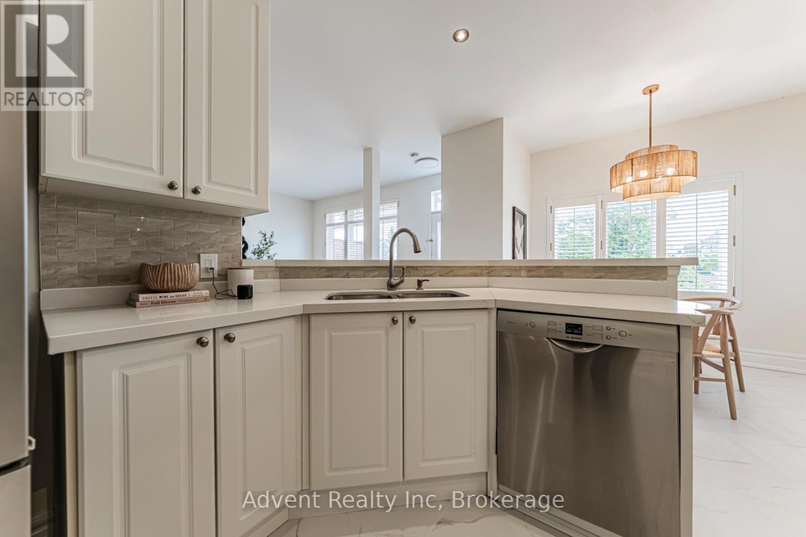 5 Angus Glen Boulevard, Markham (Angus Glen), Ontario  L6C 1Z1 - Photo 11 - N13151520