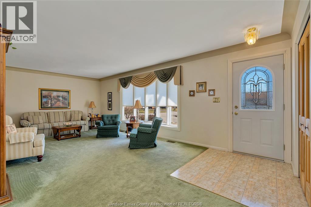 1640 St. Gabriel, Windsor, Ontario  N9E 1P1 - Photo 3 - 26004838