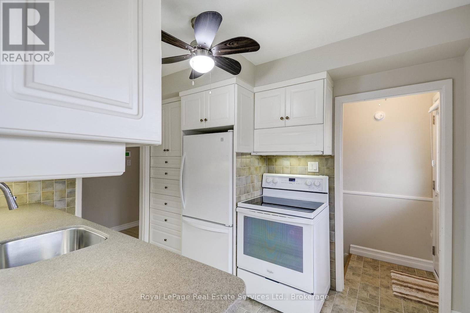 339 Weighton Drive, Oakville, Ontario  L6R 2R5 - Photo 17 - W12955414