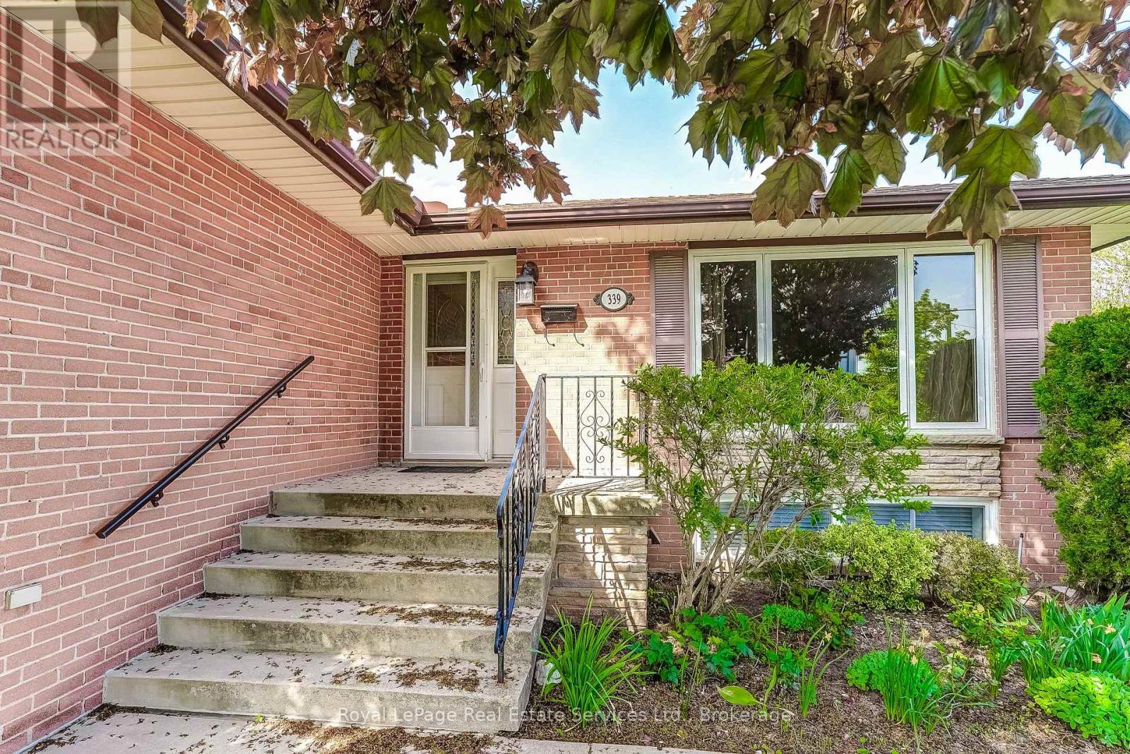 339 Weighton Drive, Oakville, Ontario  L6R 2R5 - Photo 6 - W12955414