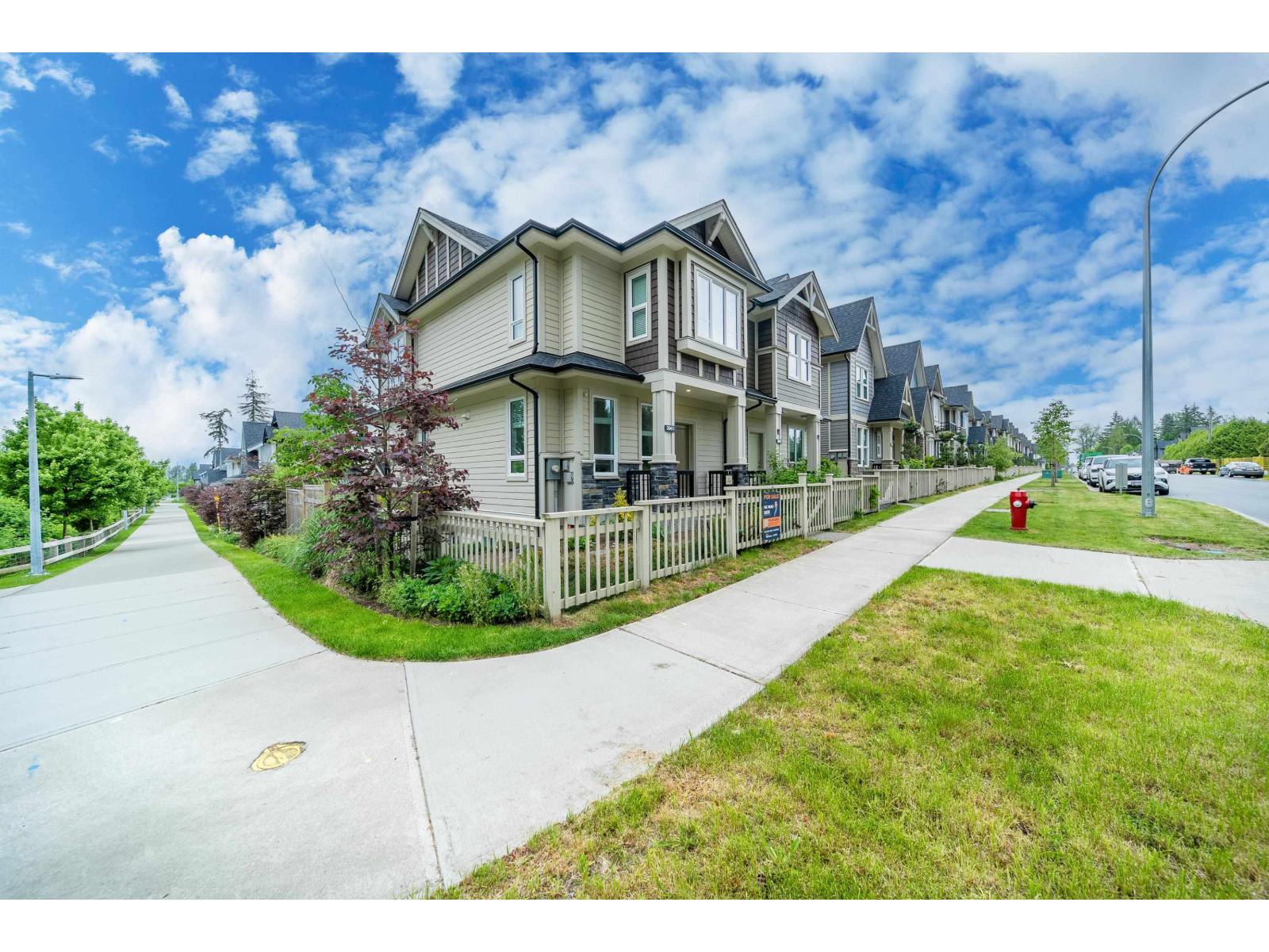 20411 76 Avenue, Langley, British Columbia V2Y 3T1 - Photo 3 - R3125462